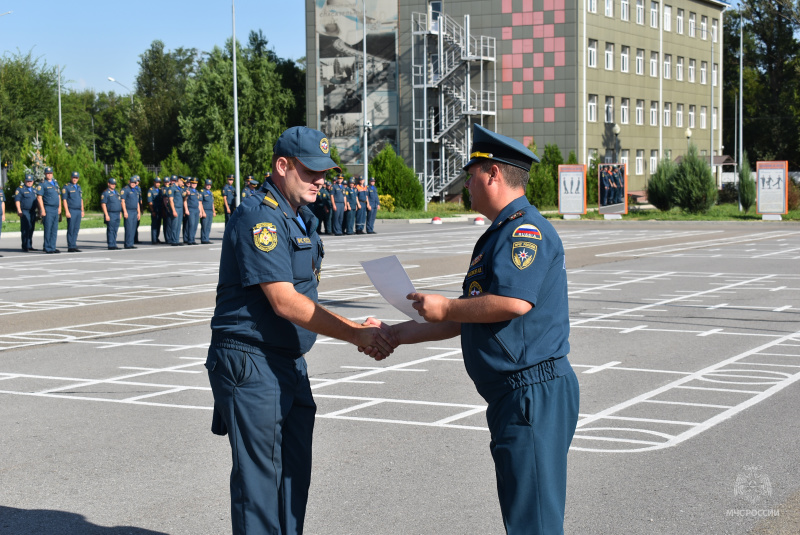 Начальник СЦ вручил награды личному составу выполнявшему задачи в Донецкой Народной Республики и Луганской Народной Республики.