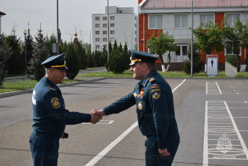 27.04.2024 Прошло торжественное построение, приуроченное ко Дню пожарной охраны, на котором начальником Донского СЦ полковником Пахомовым И.В. были вручены очередные  правительственные и ведомственные награды ,воинские звания.