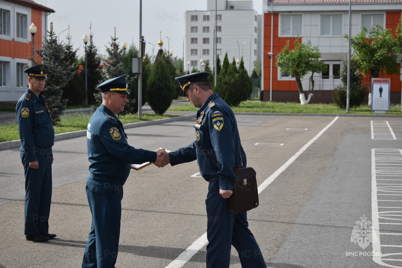 27.04.2024 Прошло торжественное построение, приуроченное ко Дню пожарной охраны, на котором начальником Донского СЦ полковником Пахомовым И.В. были вручены очередные  правительственные и ведомственные награды ,воинские звания.