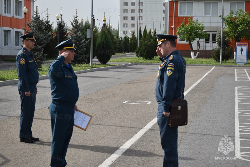 27.04.2024 Прошло торжественное построение, приуроченное ко Дню пожарной охраны, на котором начальником Донского СЦ полковником Пахомовым И.В. были вручены очередные  правительственные и ведомственные награды ,воинские звания.