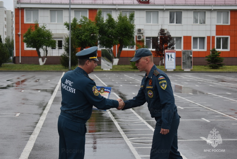 Вручение правительственных и ведомственных награды, воинские званий.