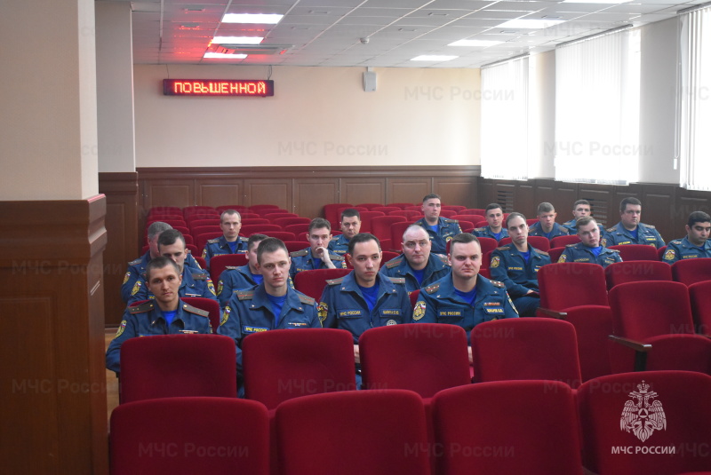 В Донском Спасательном Центре подполковник Козачук И.А. провел занятие по мобилизационной подготовке с личным составом офицеров и прапорщиков.