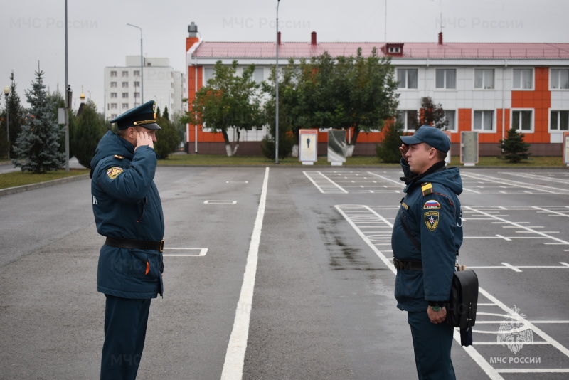 В рамках торжественного мероприятия, организованного руководством Спасательного центра в честь Дня военного связиста, состоялась церемония вручения очередных ведомственных наград.