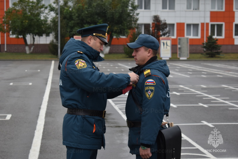 В рамках торжественного мероприятия, организованного руководством Спасательного центра в честь Дня военного связиста, состоялась церемония вручения очередных ведомственных наград.