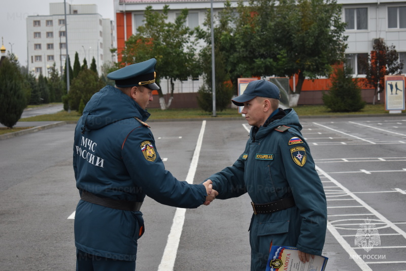 В рамках торжественного мероприятия, организованного руководством Спасательного центра в честь Дня военного связиста, состоялась церемония вручения очередных ведомственных наград.