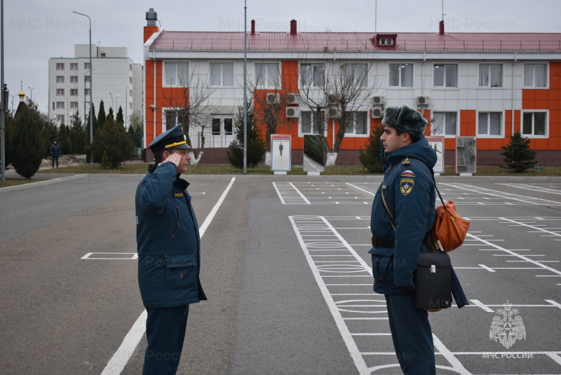 В рамках торжественного мероприятия, организованного руководством спасательного центра в честь Дня РХБЗ войск, состоялась церемония вручения очередных ведомственных наград.