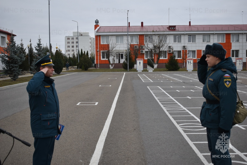 В рамках торжественного мероприятия, организованного руководством спасательного центра в честь Дня РХБЗ войск, состоялась церемония вручения очередных ведомственных наград.