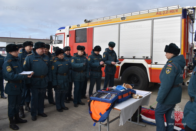 В рамках первой боевой недели проведено комплексное занятие с военнослужащими и гражданским персоналом по соблюдению требований безопасности.