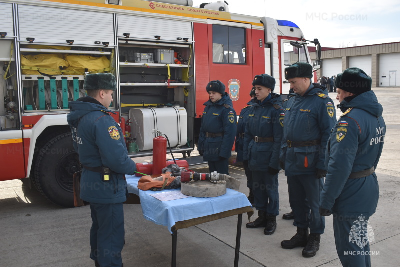 В рамках первой боевой недели проведено комплексное занятие с военнослужащими и гражданским персоналом по соблюдению требований безопасности.