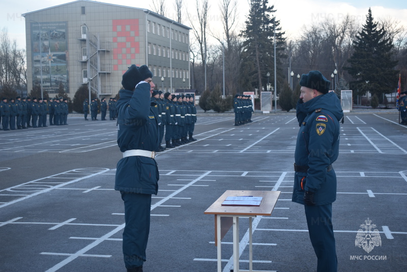 В Донском спасательном центре прошла торжественная церемония принятия военной присяги ротой вновь прибывшего пополнения.