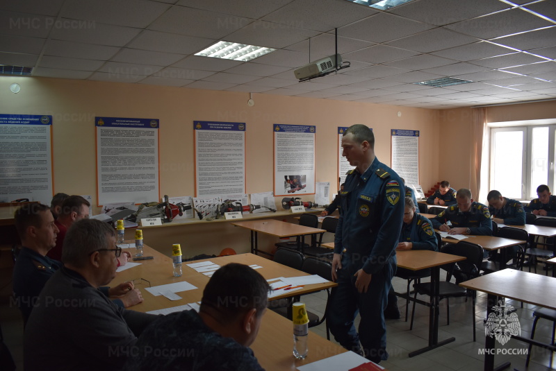 Экзамен для военнослужащих, прошедших обучение по программе: “Первоначальная подготовка для спасателей”.