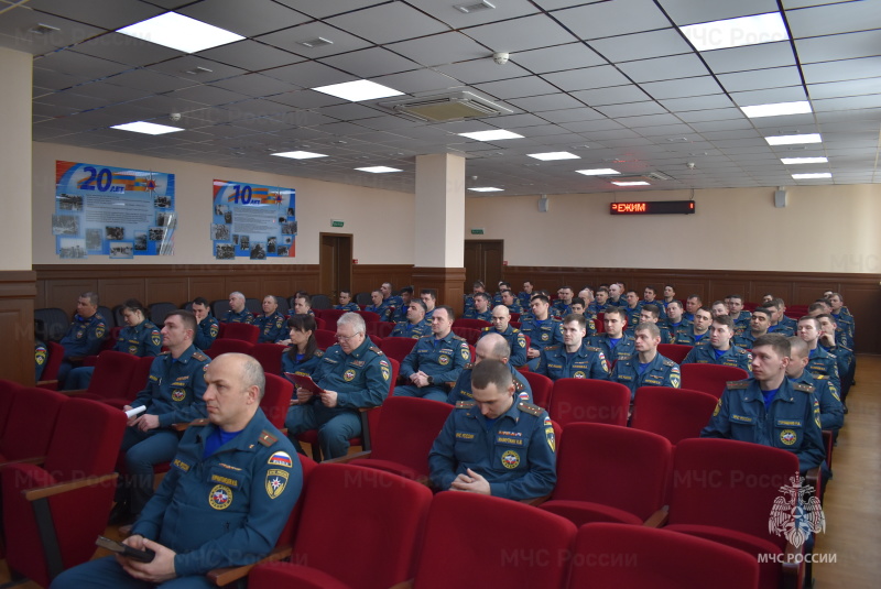 Под руководством начальника СЦ подведены итоги за февраль, а также вручено очередное воинское звание.