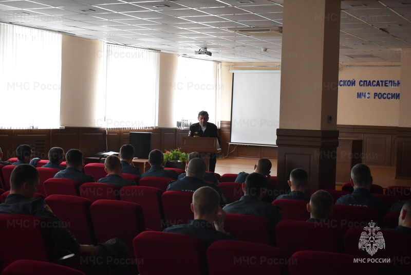 Сотрудник ГАИ провел занятие с водительским составом СЦ и владельцами личного автотранспорта.