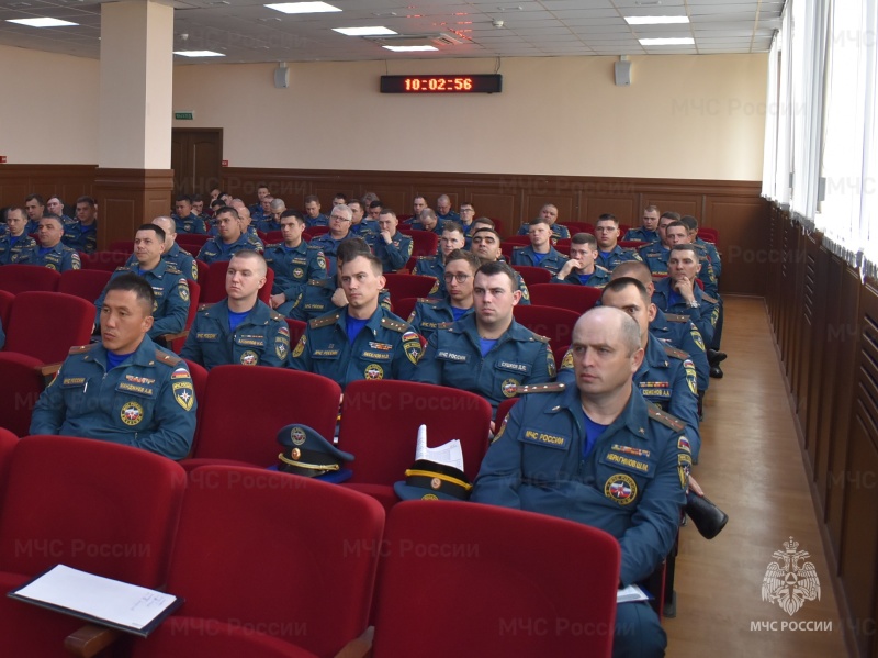 Под руководством начальника центра подведены итоги за май.