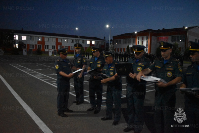 В Центре проведена общеполковая вечерняя поверка.