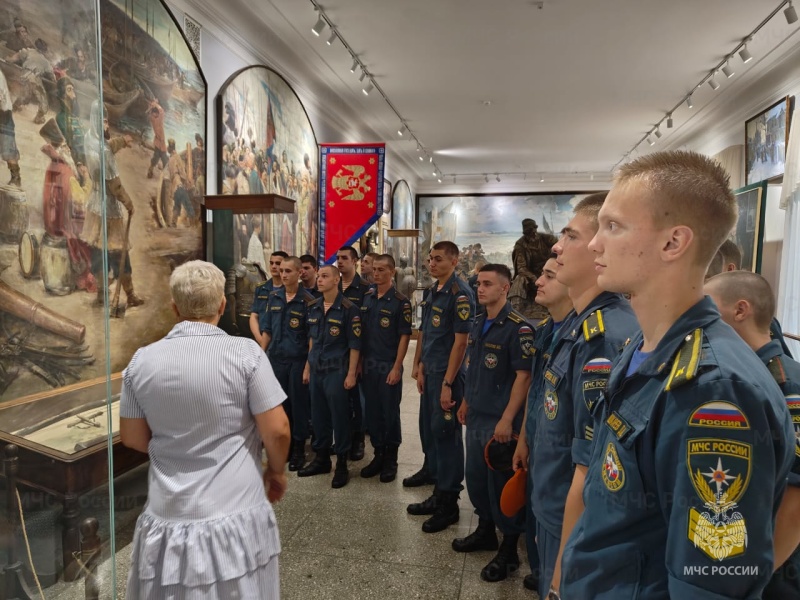 Для курсантов АГЗ МЧС России, проходящих стажировку в Донском спасательном центре было организовано культурно- массовое мероприятие – поездка в Новочеркасский музей Донского казачества.