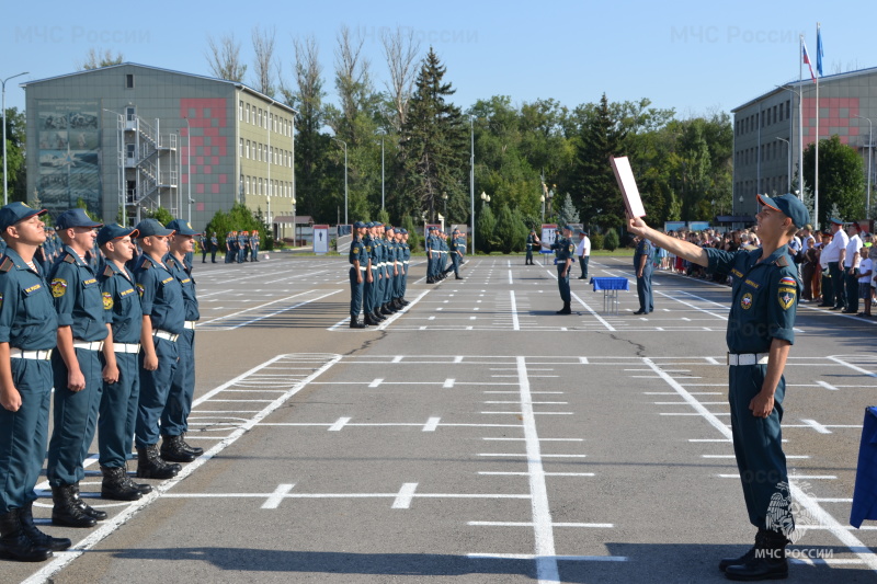 44 человека роты вновь прибывшего пополнения приведены к военной присяге.