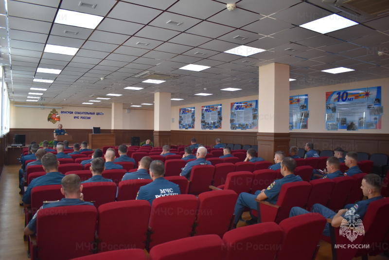 Заместитель начальника центра по воспитательной работе провел инструкторско-методическое занятие с офицерами спасательного центра “О порядке проведения разбирательств”.