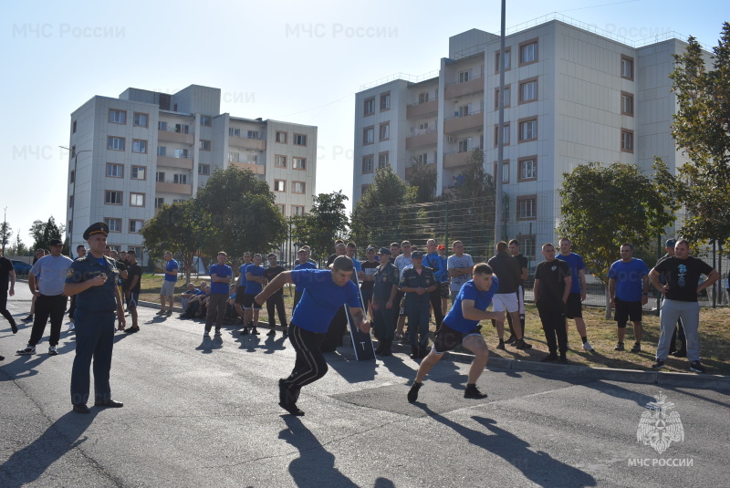 С 08 по 11 сентября 2025 года в спасательном центре прошла плановая аттестация военнослужащих комиссией ФГКУ "ЮРПСО МЧС России". В ходе аттестации личный состав подтвердил свою профессиональную подготовку, сдал теоретические экзамены и успешно отработал практические нормативы.