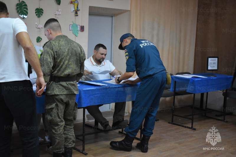 Военнослужащие спасательного центра приняли участие в выборах губернатора Ростовской области.
