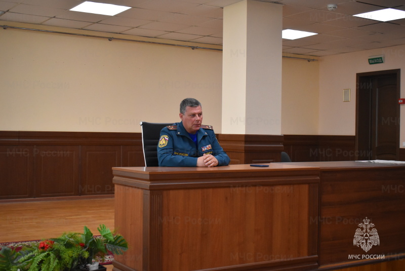 Начальник спасательного центра провел профилактическую беседу с военнослужащими по призыву по проблемным вопросам в подразделениях.