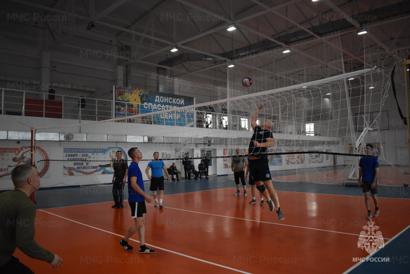 В спасательном центре прошел турнир по волейболу между офицерами управления и военнослужащими 2 спасательного отряда. В спасательном центре прошел турнир по волейболу между офицерами управления и военнослужащими 2 спасательного отряда.