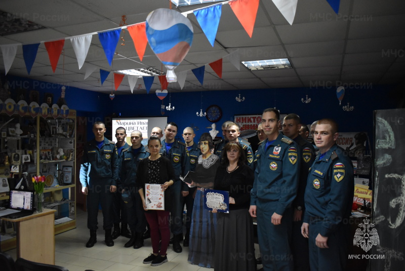 В библиотеке СЦ прошло литературный урок на тему “Моим стихам настанет свой черёд”, посвященный дню рождения Марины Ивановны Цветаевой, великому русскому поэту Серебряного века.