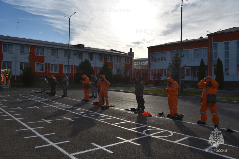 В спасательном центре проведены квалификационные испытания на подтверждение и присвоение класса “Мастер”.