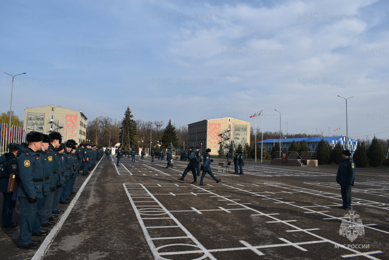 В Донском спасательном центре завершился летний период обучения, военнослужащие начали сдачу итоговой проверки.