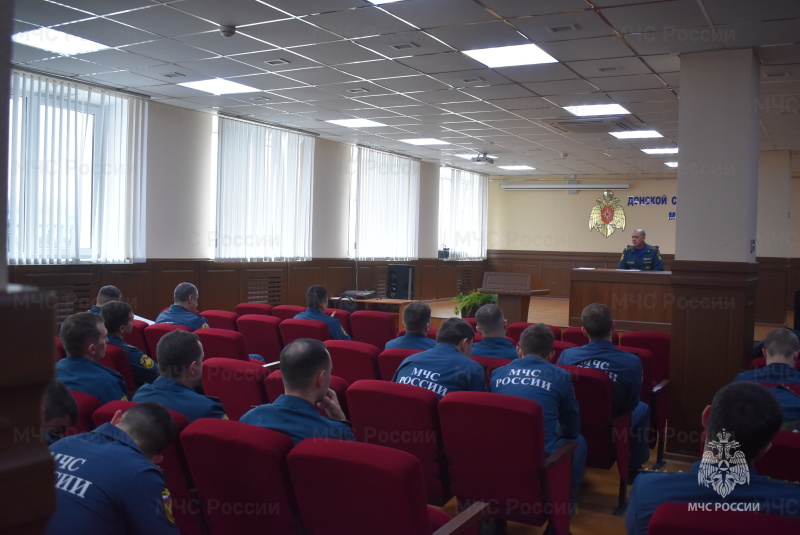 Заместитель начальника центра по воспитательной работе провел занятие на тему «Формирование антикоррупционного мировоззрения у личного состава спасательного центра».