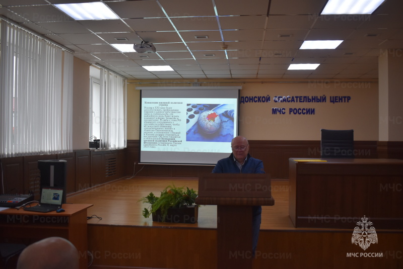 Пpoведены занятия по общественно-государственная подготовке с личным составом спасательного центра на тему: “Россия в современном мире: место и роль России в мировой системе. Основные направления социально-экономического; политического и военно-технического развития страны”.