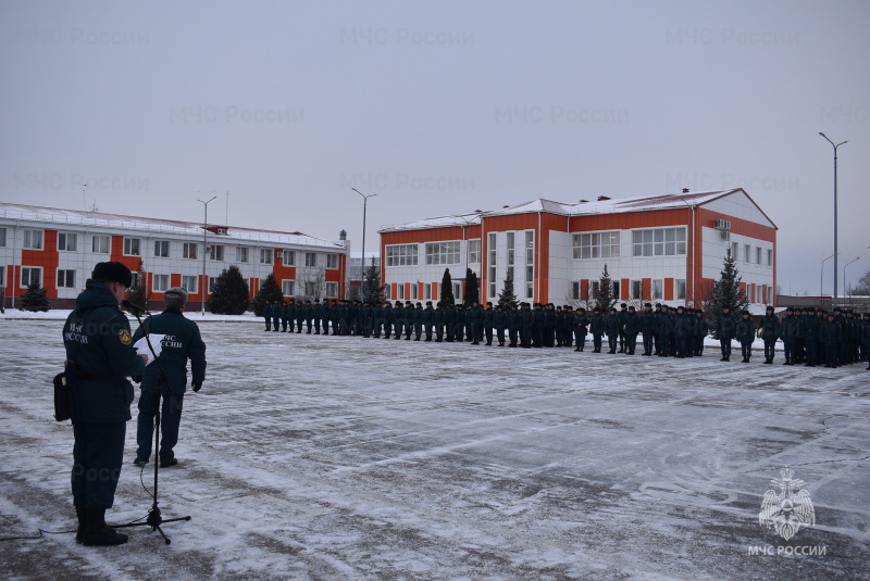 Hа постоянной основе с личным составом спасательного центра проводится политическое информирование.