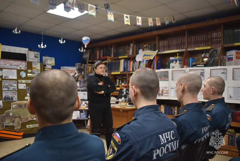 В библиотеке прошёл исторический час памяти на тему:" Ведь это мы, крещенные блокадой!", посвящённый Дню полного снятия блокады.