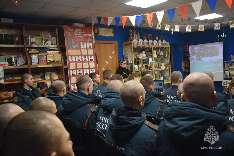 В библиотеке прошёл исторический час памяти на тему:" Ведь это мы, крещенные блокадой!", посвящённый Дню полного снятия блокады.