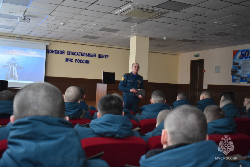Начальником центра было проведено собрание с военнослужащими по призыву на тему «Общие обязанности военнослужащих", а также командирами подразделений была проведена агитационная работа с целью перехода на военную службу по контракту.