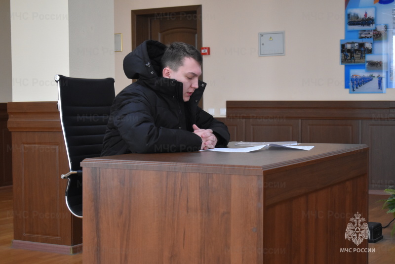 В рамках проведения месячника сплочения воинских коллективов, недели и единого дня правовых знаний, заместителем начальника отдела полиции по контролю за оборотом наркотиков, лейтенантом В.О. Демидовым было проведено занятие на тему: "Социальные и медицинские последствия употребления наркотических и психотропных веществ. Уголовная и административная ответственность за правонарушения, связанные с незаконным оборотом наркотиков.