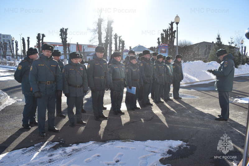 В СЦ прошел смотр полевых сумок с офицерами управления.