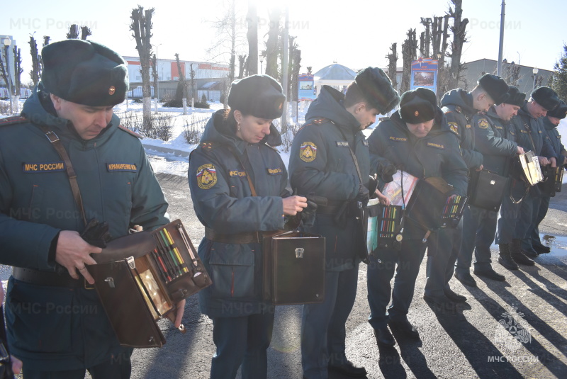 В СЦ прошел смотр полевых сумок с офицерами управления.