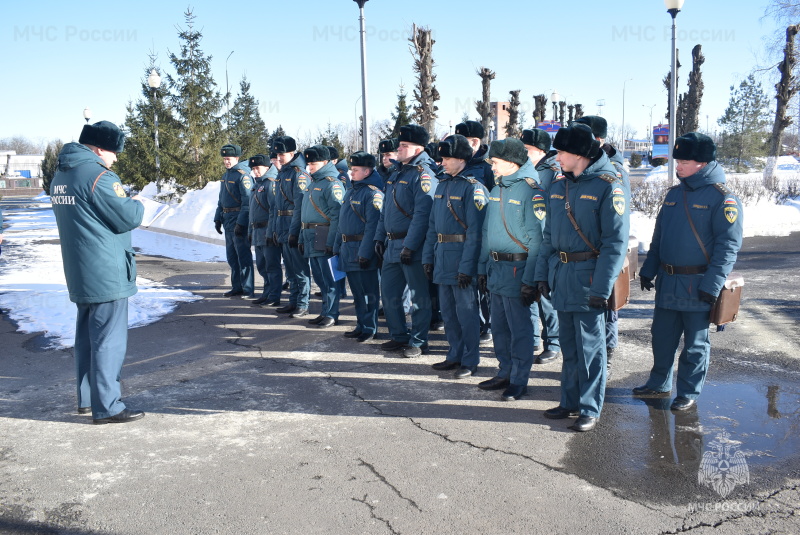 В СЦ прошел смотр полевых сумок с офицерами управления.