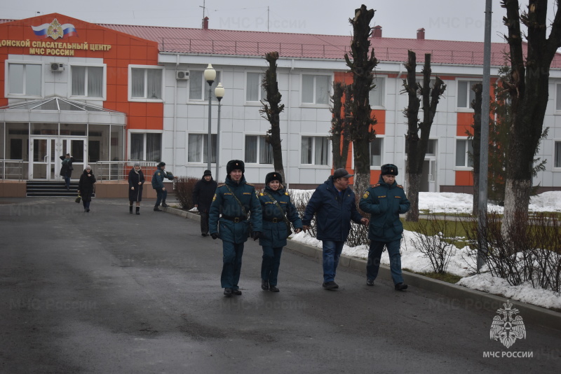 В СЦ была проведена учебная тренировка по эвакуации личного состава из здания штаба.