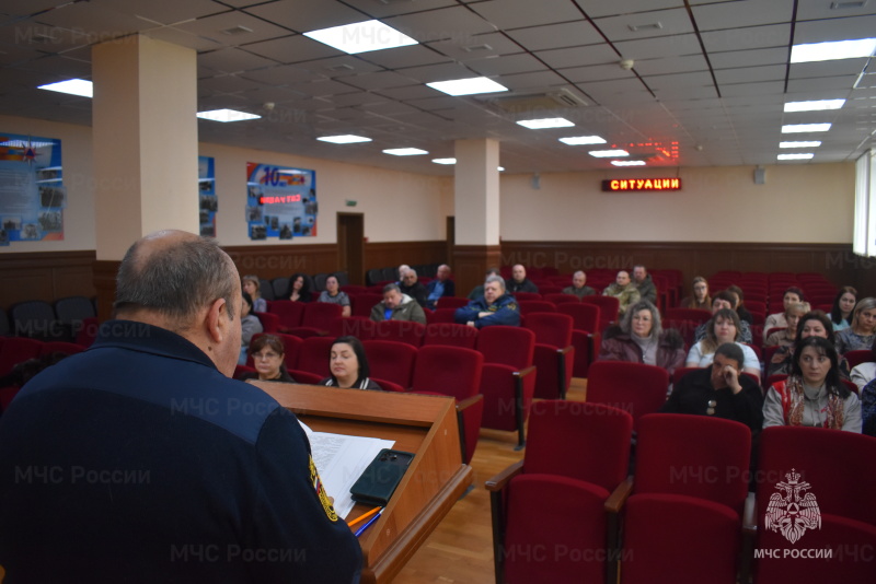 В спасательном центре было проведено занятие по мобилизационной подготовке с гражданским персоналом.