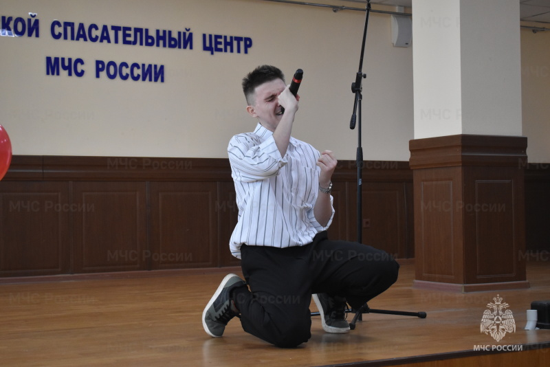 В спасательном центре организован и проведен праздничный концерт, посвященный Дню защитника отечества.