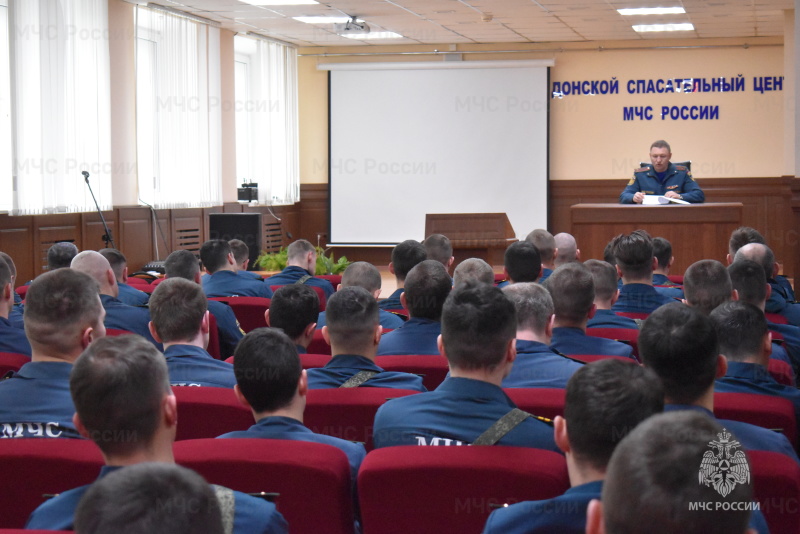 Начальником штаба было проведено занятие по доведению мероприятий внутренней службы, направленных на усиление антитеррористической защищенности объектов спасательного центра.
