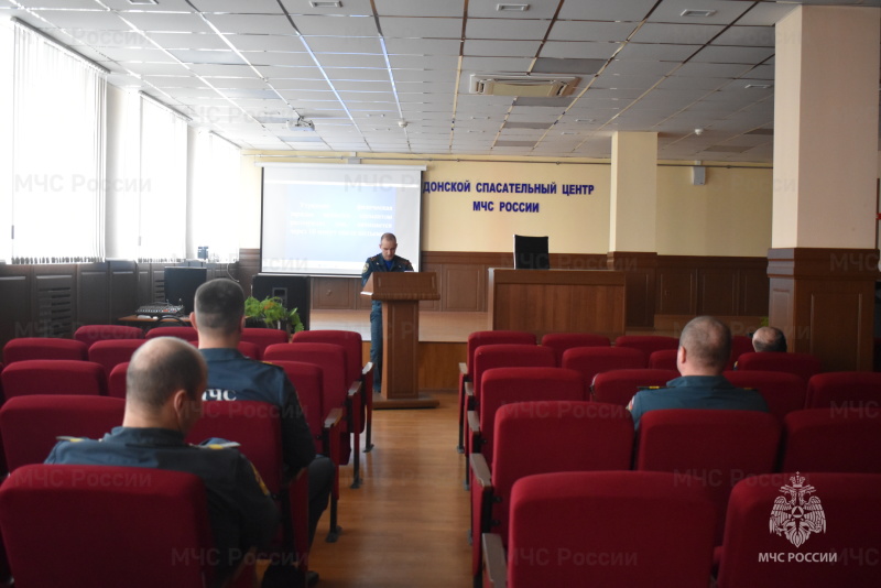 В соответствии с приказом начальника Центра «О проведении сержантских сборов» в спасательном центре были проведены обучающие занятия с сержантским составом.