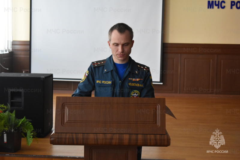 В соответствии с приказом начальника Центра «О проведении сержантских сборов» в спасательном центре были проведены обучающие занятия с сержантским составом.