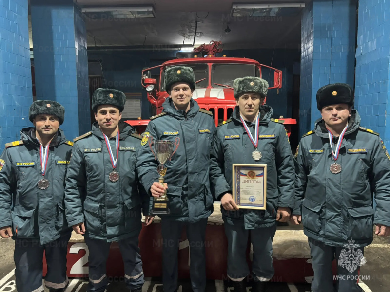 Команда спасательного центра заняла 2 место на 1 этапе соревнований среди 14 команд Ростовской области на звание «Лучшая команда МЧС России по ликвидации последствий аварий на транспорте» в 2026 году.