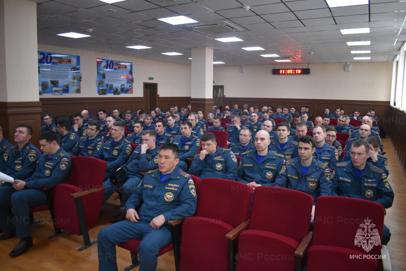 Под руководством начальника спасательного центра подведены итоги за март.