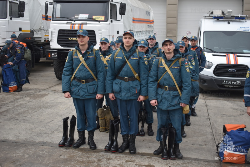 В спасательном центре был проведен смотр аэромобильной группировки назначенной для убытия в Республику Дагестан.