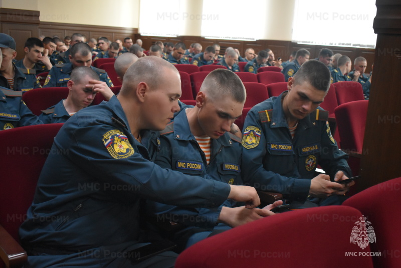 В спасательном центре прошел всероссийский экологический диктант для военнослужащих срочной службы и участников Молодежного совета.