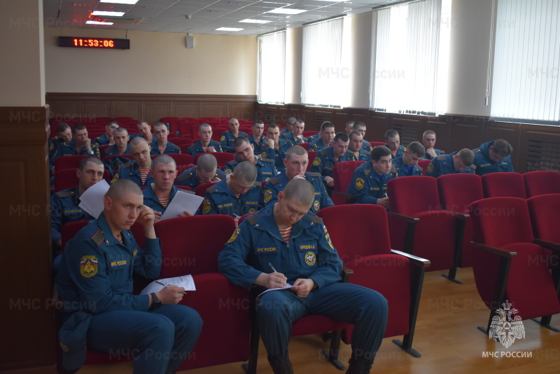 Военнослужащие и Молодежный совет спасательного центра приняли участие в Диктанте Победы, приуроченном к 81-летию победы в Великой Отечественной войне.